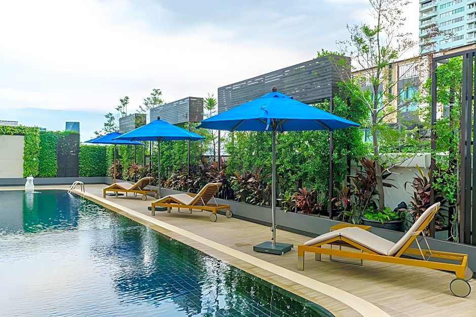 Centre Point Sukhumvit Soi 10