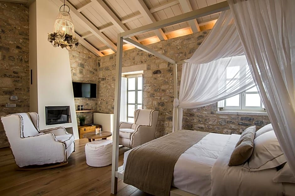 BASSA MAINA Villas & Suites