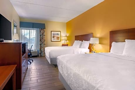 Queen Room with Two Queen Beds - Non-Smoking