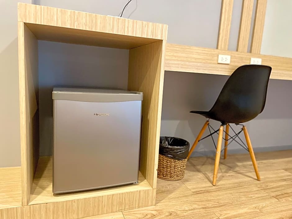 Klaang Muang Hotel (โรงแรมกลางเมือง)