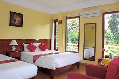 Deluxe Triple Room with Mountain view