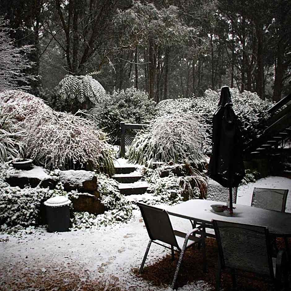 Tomah Retreat - Studio RELAX with fireplace