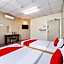 OYO 89461 CP Hotel