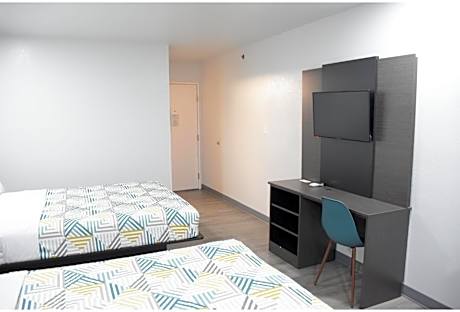 2 Queen Beds | Non-Smoking, Micfridge