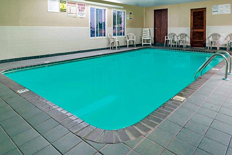 Super 8 by Wyndham O'Fallon MO/St. Louis Area