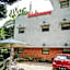 RedDoorz near Trans Studio Mall Cibubur 3