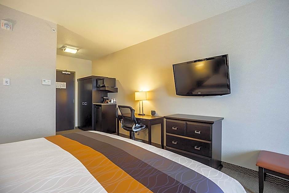 Best Western Wainwright Inn & Suites