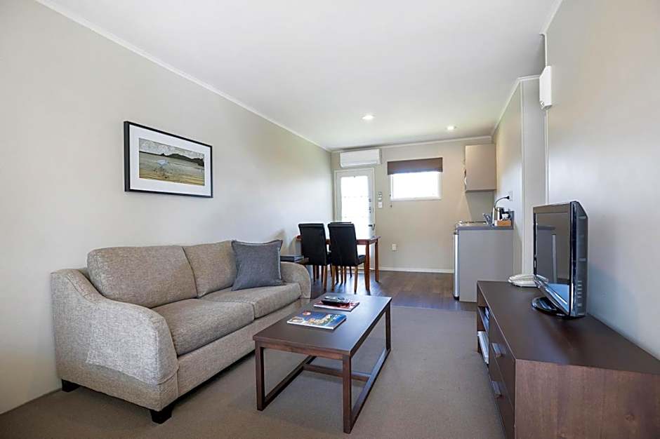 Colonial Court Motor Inn