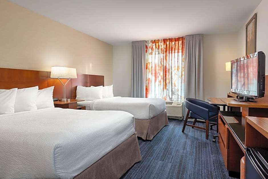 Photo 1 of 5 of 2 Double Beds, Mobility Accessible, Bathtub