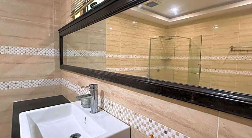 MAXWELL INN LUXURY HOTEL