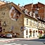 Lovecroatia Zagreb-'Paxnest' HOSTEL, No party! Cozy and quiet! Separated Men and women's Dormitory and Shower room! Indoor shoes provided! Lower beds with curtains for privacy! Maximum 4-5 beds per room! Fully prepared bed sheets! Have Laundry shop