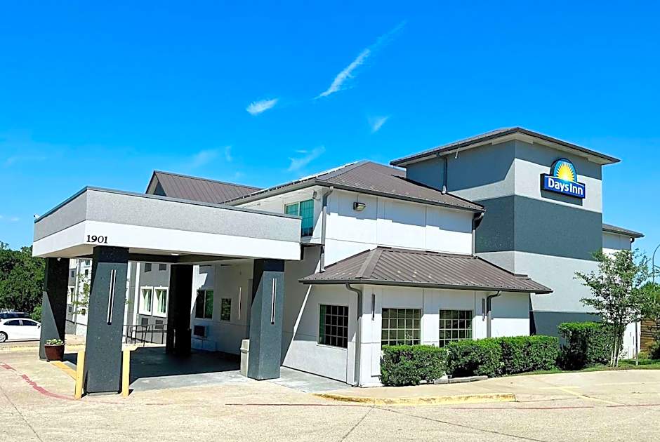 Days Inn by Wyndham Arlington