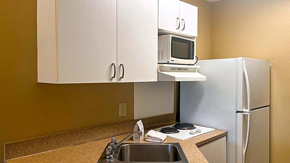 Studio 6 Chantilly VA Washington Dulles Airport