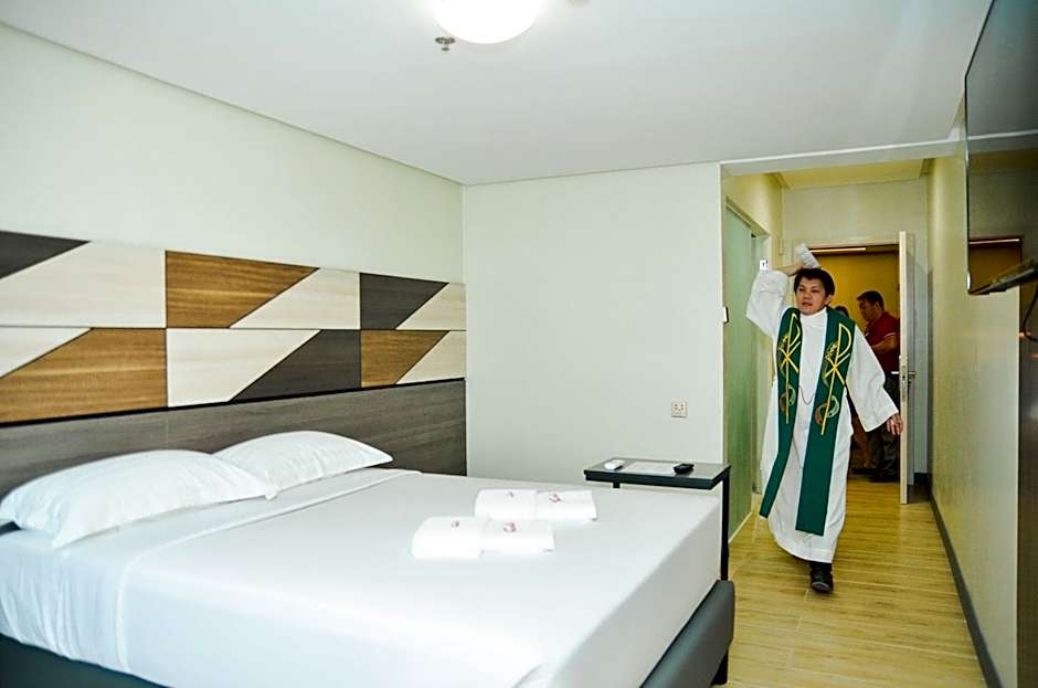 Travelite Hotel Legarda