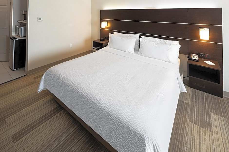 Holiday Inn Express & Suites Chicago West - St Charles By IHG
