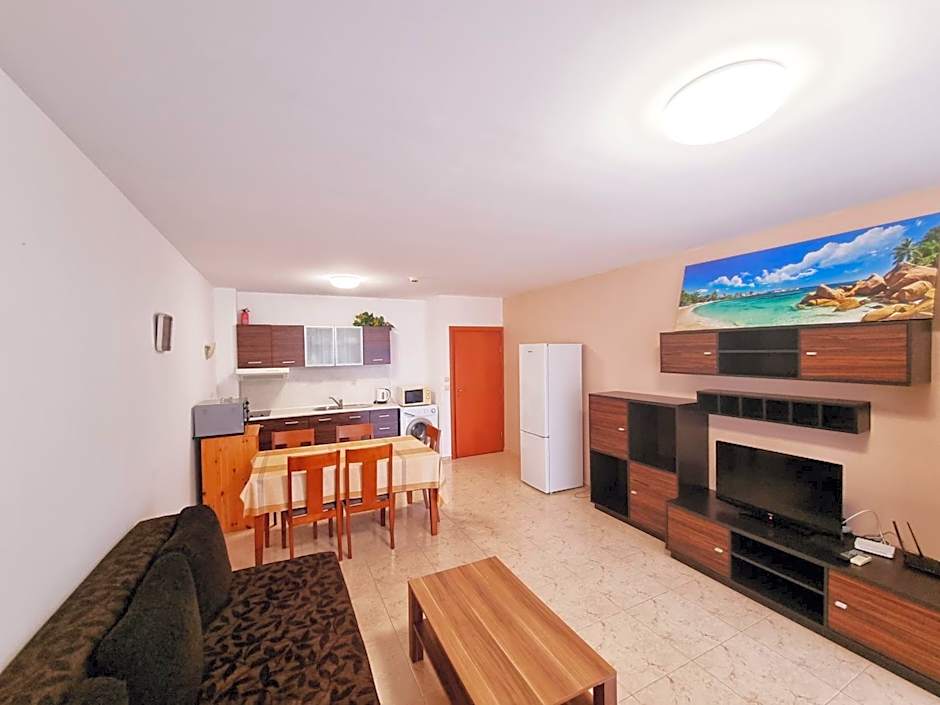 Breeze Apartment Complex