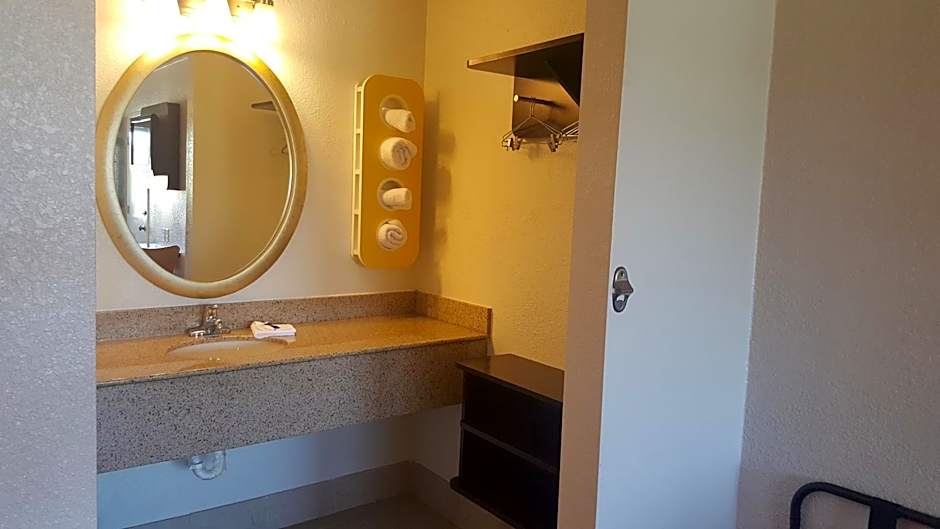 Motel 6-Columbus, OH - OSU