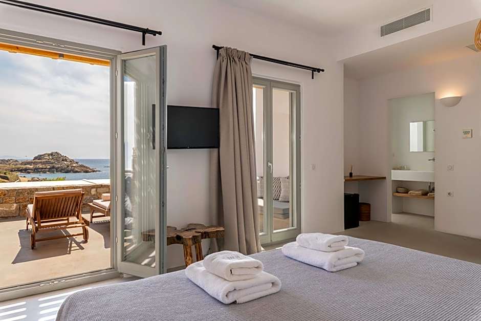Trinity Mykonos - Beachfront Villa
