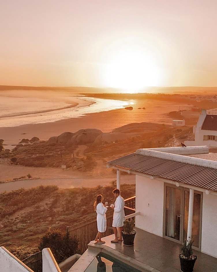 Abalone Hotel & Villas