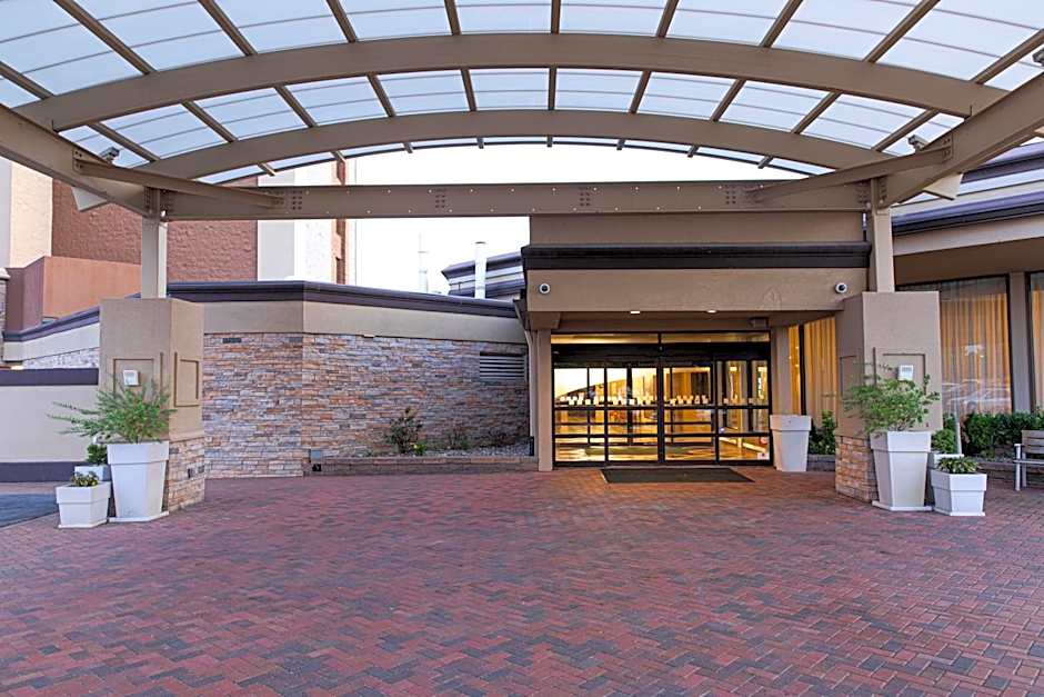 Holiday Inn Airport West Earth City By IHG