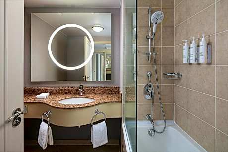 Deluxe Room, 1 King Bed