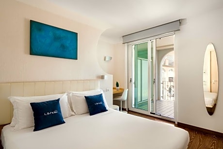 Deluxe Double Room with Balcony Sea View