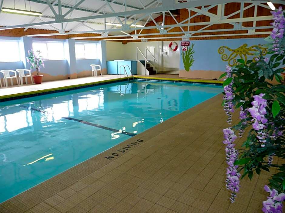 24 Gower Holiday Village