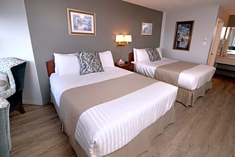 Queen Room with Two Queen Beds and Ocean View