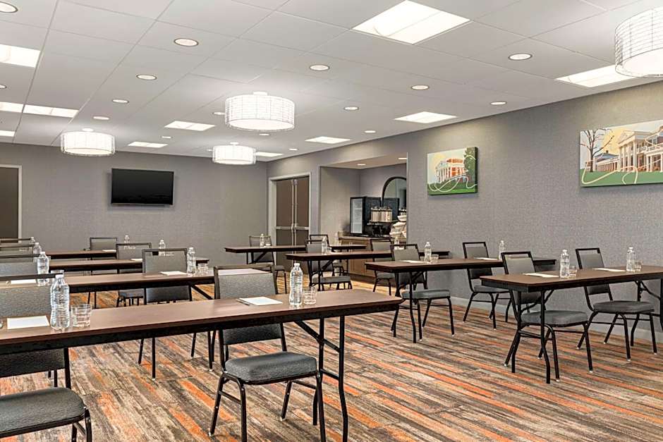 Homewood Suites By Hilton - Charlottesville