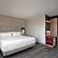 avid hotel Oak Creek By IHG