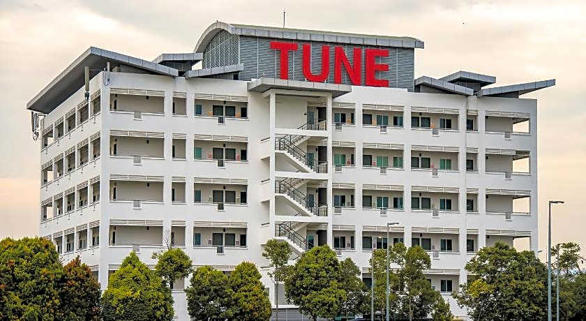 Tune Hotel KLIA Aeropolis (Airport Hotel)