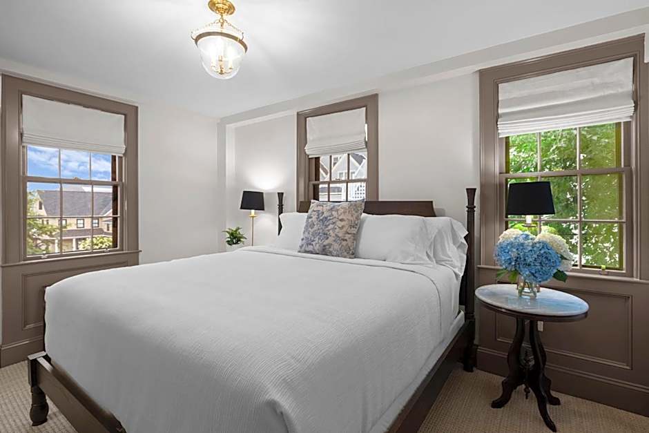 The Davenport Inn