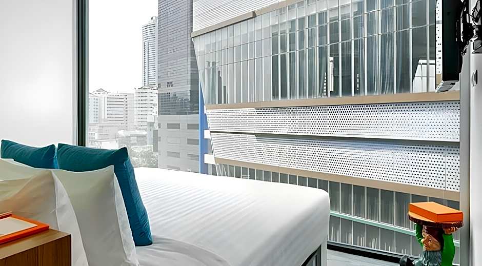 S Box Sukhumvit Hotel