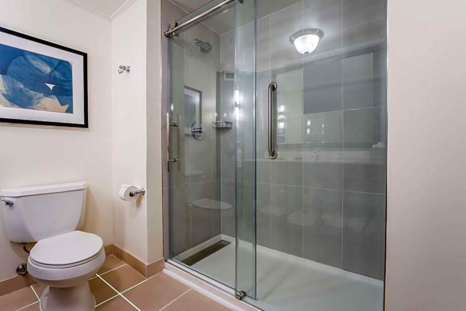 DoubleTree by Hilton South Charlotte Tyvola