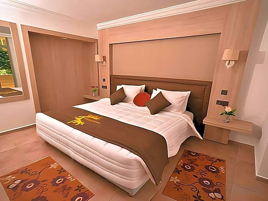 Chems Hotel
