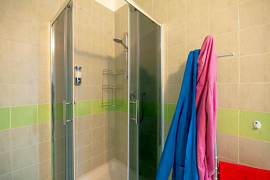 Anna e Augusto B&B --Embrace the world--4-minute walk from the Old Town丨Authentic local experience丨English-speaking staff and Wi-Fi - free shuttle to the station