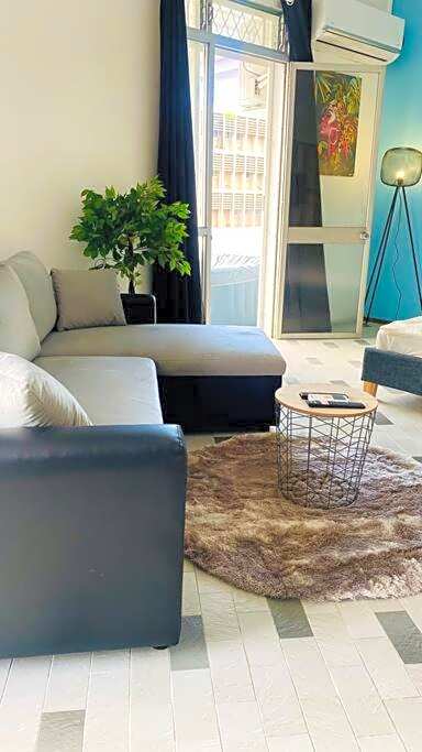 Urban Zen Appart Spacieux studio atypique avec bain a remous proche de tout