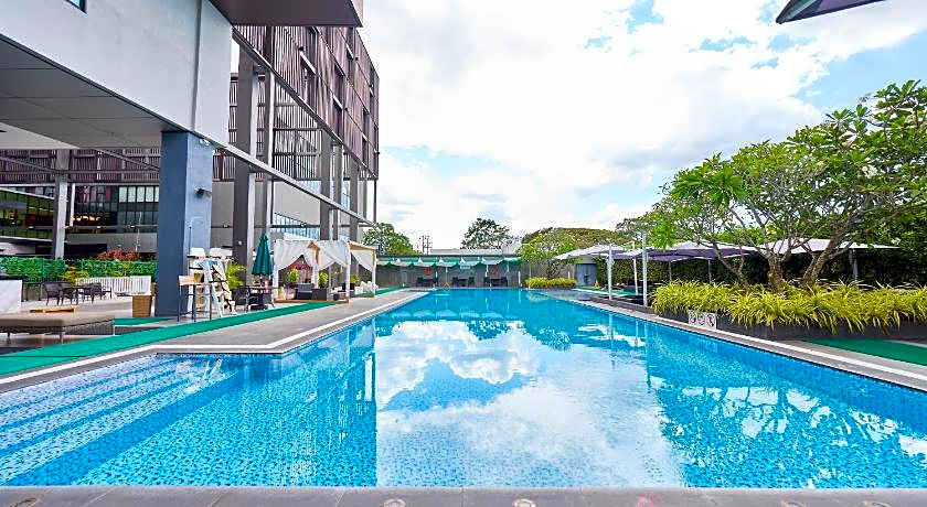 Midori Clark Hotel And Casino