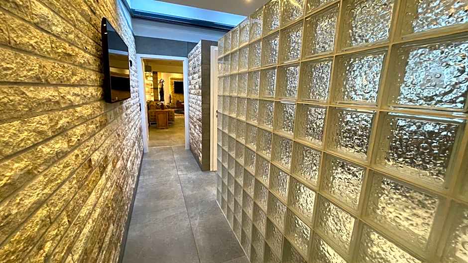 Suites Aix la Chapelle, Exclusive Apartments, Wellness and more, Aachen City