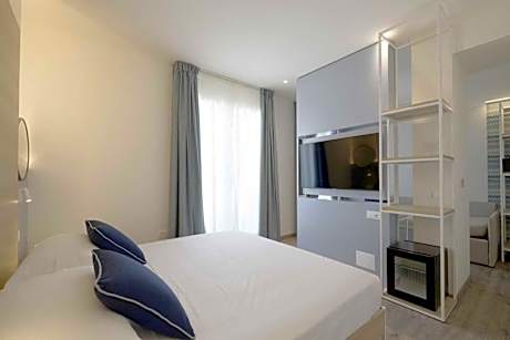 King Room with Spa Bath