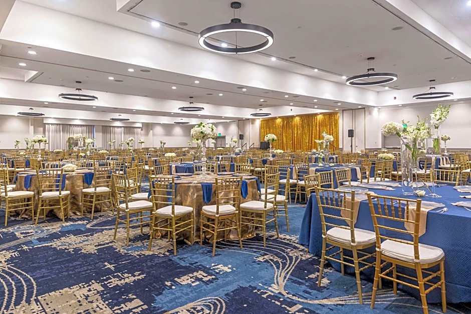DoubleTree By Hilton Hotel Bakersfield
