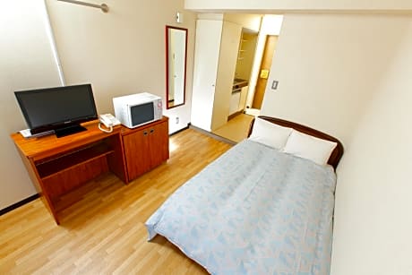 Weekly Plan Double Room with Small Double Bed - Smoking - No Cleaning