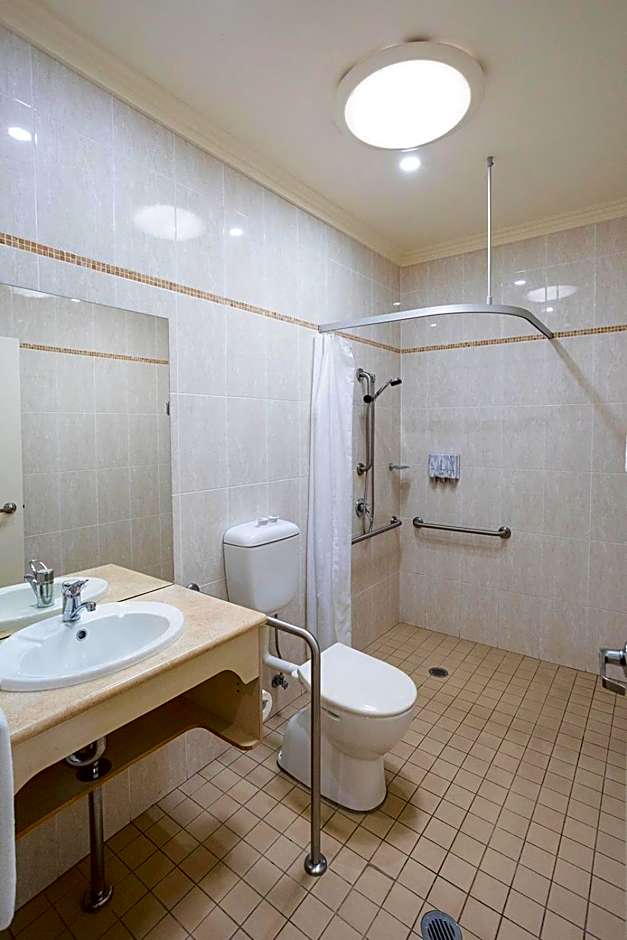 Hawkesbury Race Club Motel