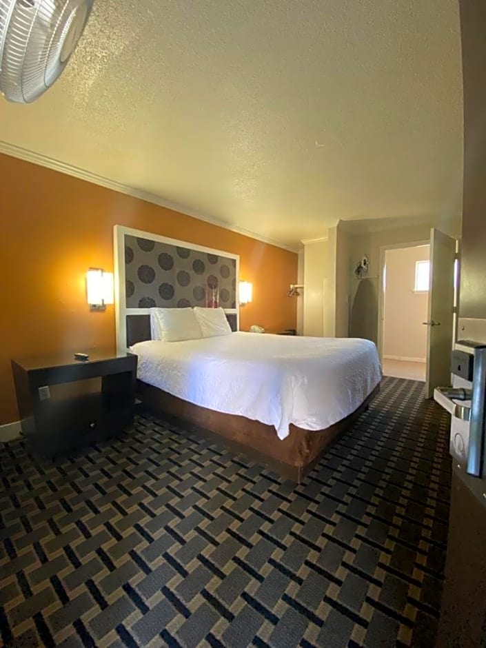 Budget INN At The Heavenly Gondola
