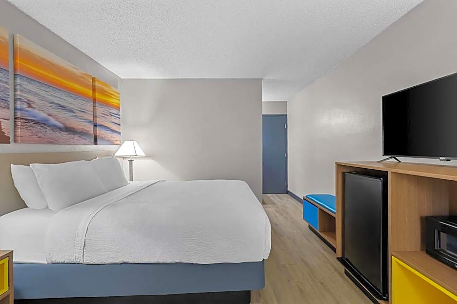 Days Inn by Wyndham Fond du Lac