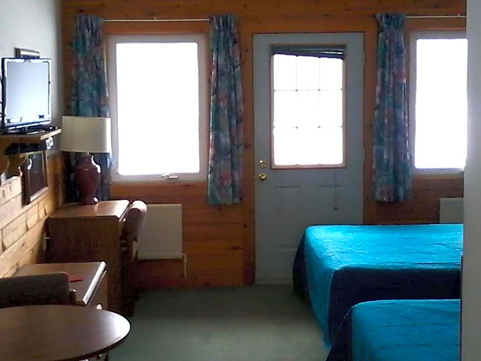 Quiet Bay Inn & Café