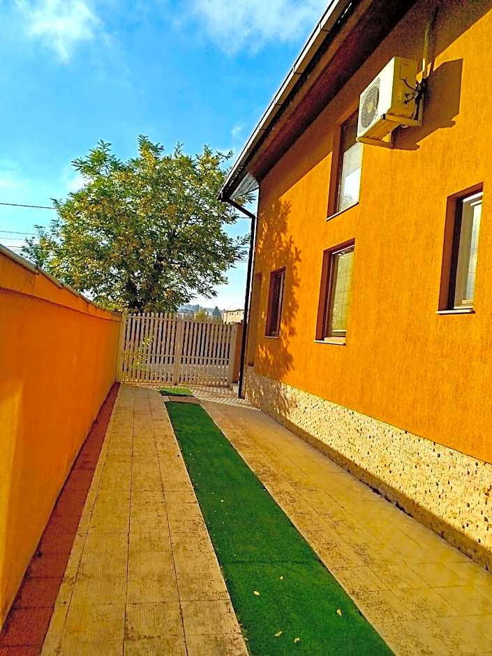 Boutique Casa Galbena