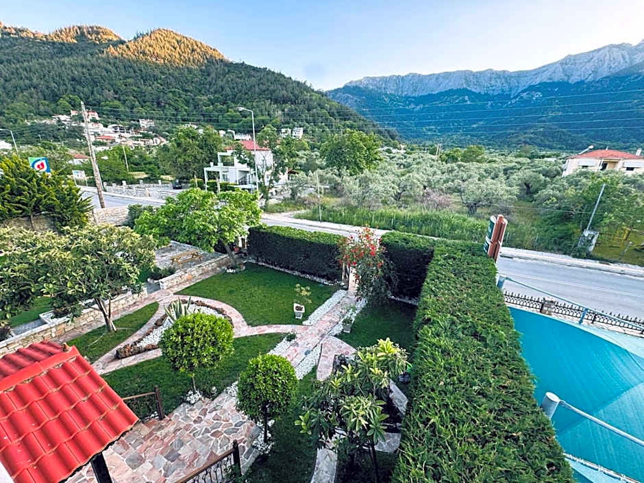 Anassa Deluxe Apartments & Studios