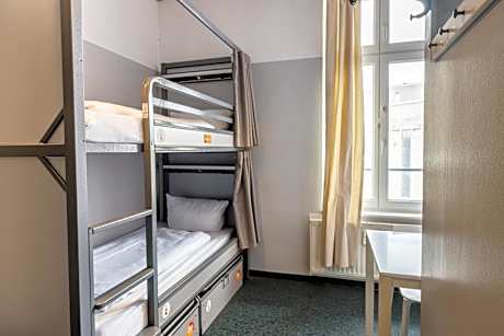 Private Room (6 Adults)