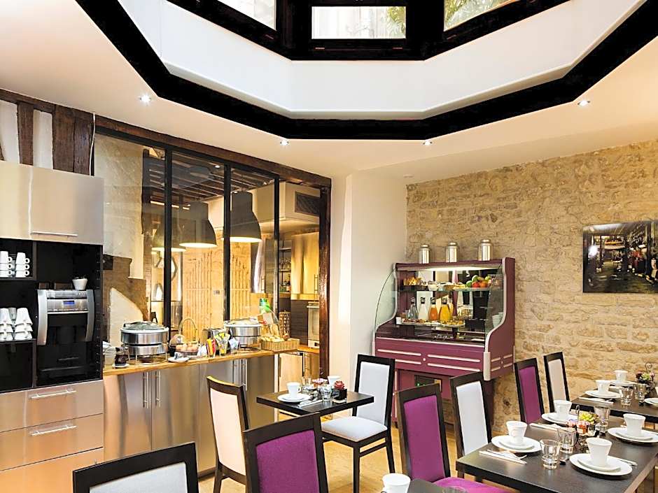 Hotel Jacques De Molay